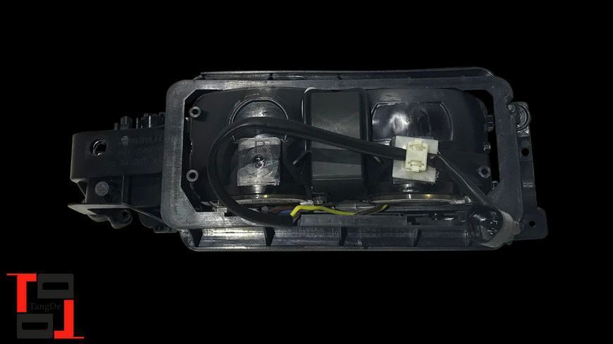 Фара протитуманна права MAN F 2000 01.94- 81251016338 81251016318 81251016328 81251016338 фото